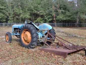 Fordson Major Tractor 957E
