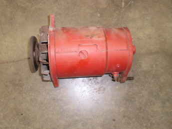 560 Ih 12 Volt Genarator