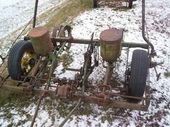 290 John Deere Planter