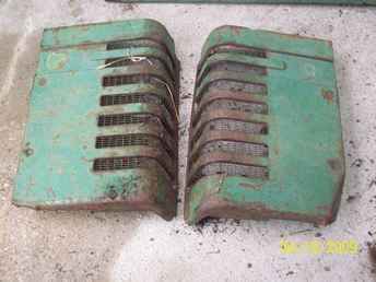 John Deere B Grill Right/Left