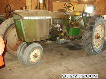 John Deere 3010