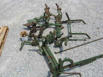 John Deere L-LA Cultivator