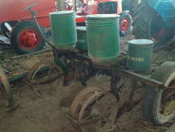 290 Corn Planter