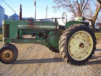 1957 John Deere 520  PS