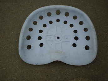24 Hole Seat