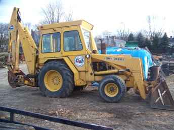 John Deere 510 Backhoe