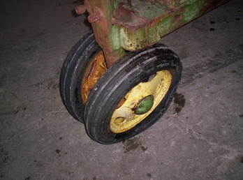 Original John Deere   H   Front Rims