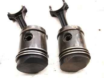 John Deere B Pistons/Rods