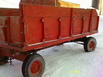 Heider Wagon W/ Box And Hoist