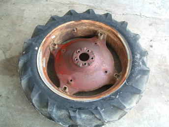 Used Farm Tractors for Sale: Ih Cub Rim, Center+Tire (2010-01-30 ...