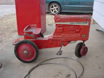 Ih 856 Pedal Tractor