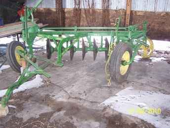 John Deere 350B Disk Tiller