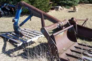Ford 711 One Arm Loader