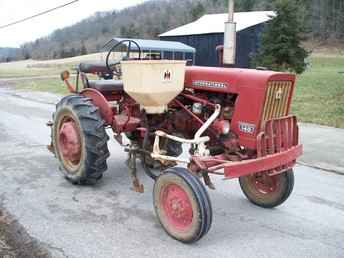 I-H 140 Tractor