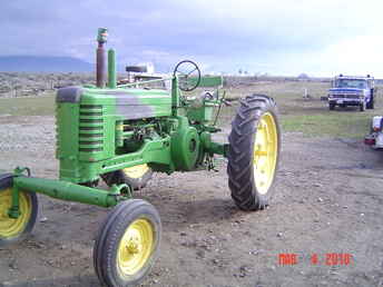 John Deere B