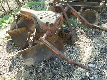 Farmall Fast Hitch Disc Plow