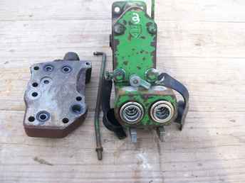 John Deere SCV Valve W/ Mounting Plate