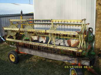 John Deere 13 FT Grain Header 