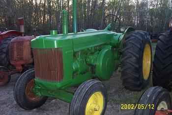 **John Deere R $2, 100**