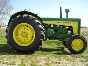 Nice 1958 John Deere 830 Diesl