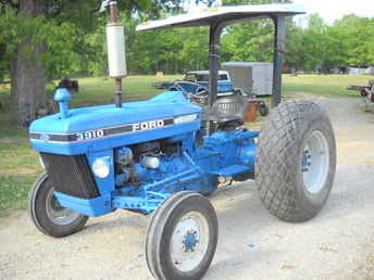 3910 Ford Tractor