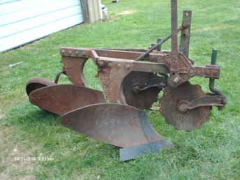 John Deere 812 Plow