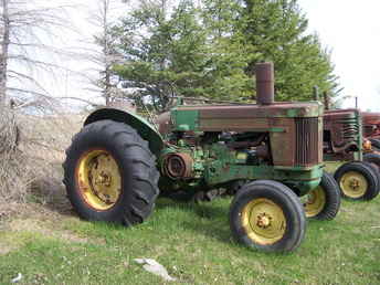 John Deere  720