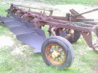 John Deere #66H 4-14 Plow