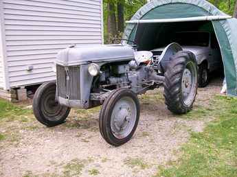 1943 Ford 9N  Tractor