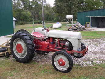 9N.Ford Tractor