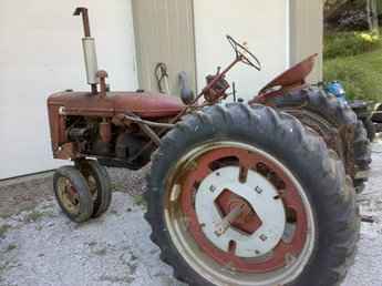 1950 Farmall C - Running!