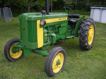 John Deere 320U