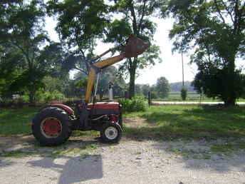 Massey Ferguson MF-135 Loader Tractor