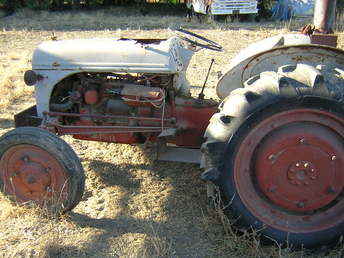 Ford 9 N Tractor & Implements