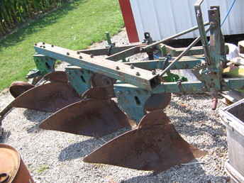 John Deere 125 Plow