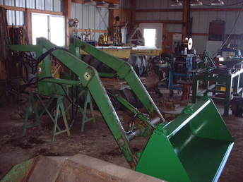 John Deere 37 Loader