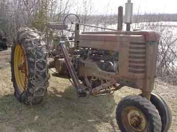 John Deere B W- Bucket