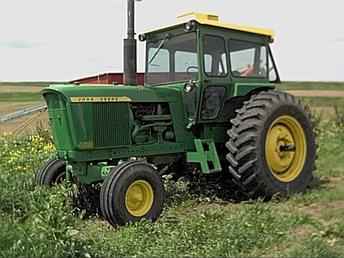 John Deere 4520