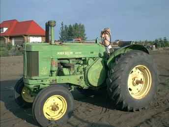 John Deere 70D Standard