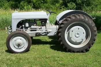 1946 Ford 2N With Equipment
