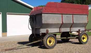 John Deere Wagon, Box & Hoist 