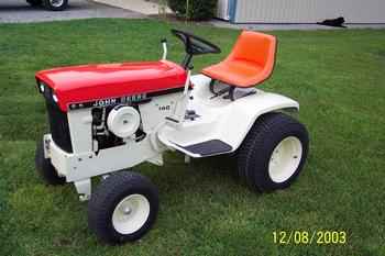 John Deere 140 Lawn Tractor 