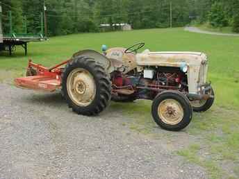 Ford 600 Series W/Implements