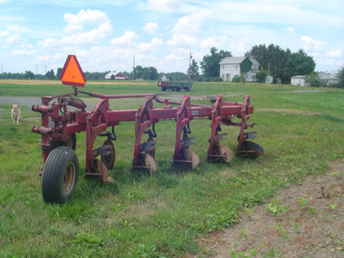 Case/Ih #720 Plow.