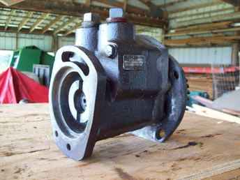 M&W Live Hydraulic Pump