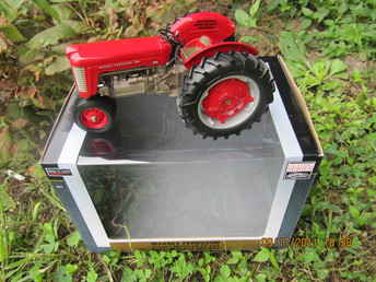 Toy Show Tractor