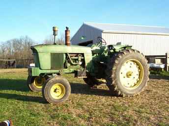 John Deere 4020