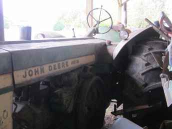 John Deere 820 Black Dash