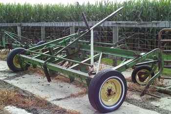 John Deere 12 Foot Rod Weeder