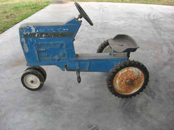 Ford 8000 Pedal